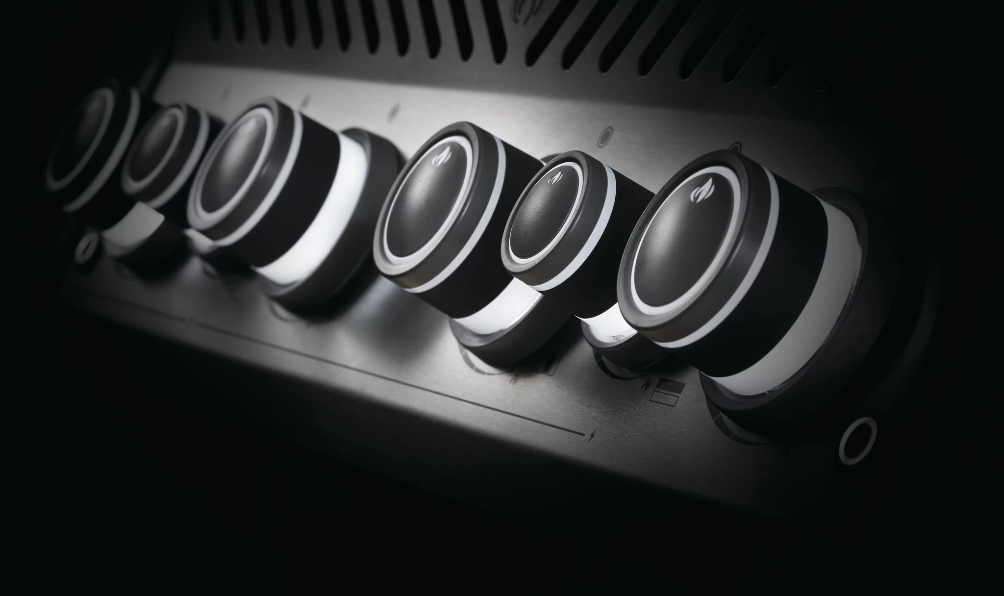 Napoleon ROGUE 525 RSIB Met Aparte Infrarood Zijbrander 4 Napoleon ROGUE 525 RSIB Met Aparte Infrarood Zijbrander - Afbeelding 4